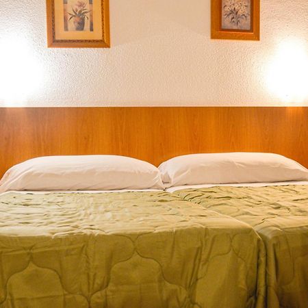 Hostal Gran Via Levante تورّيفيِخا المظهر الخارجي الصورة