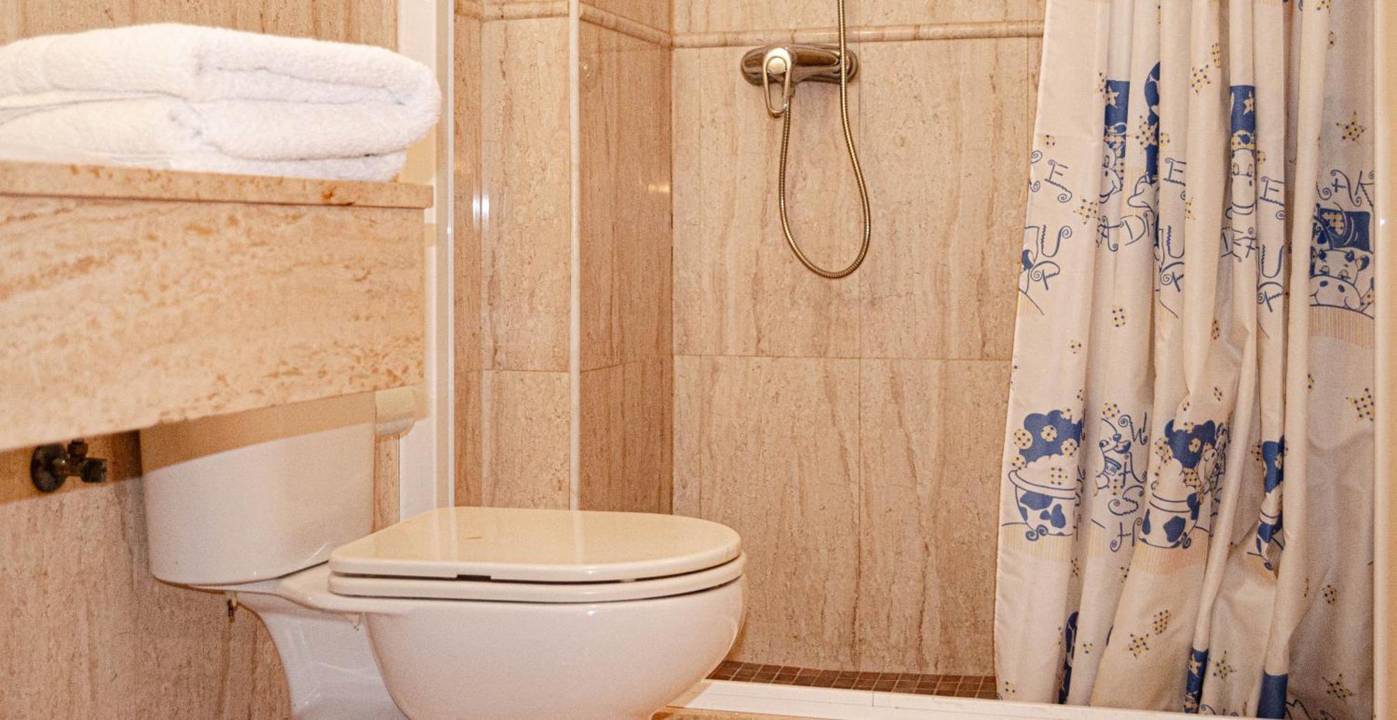 Hostal Gran Via Levante تورّيفيِخا المظهر الخارجي الصورة