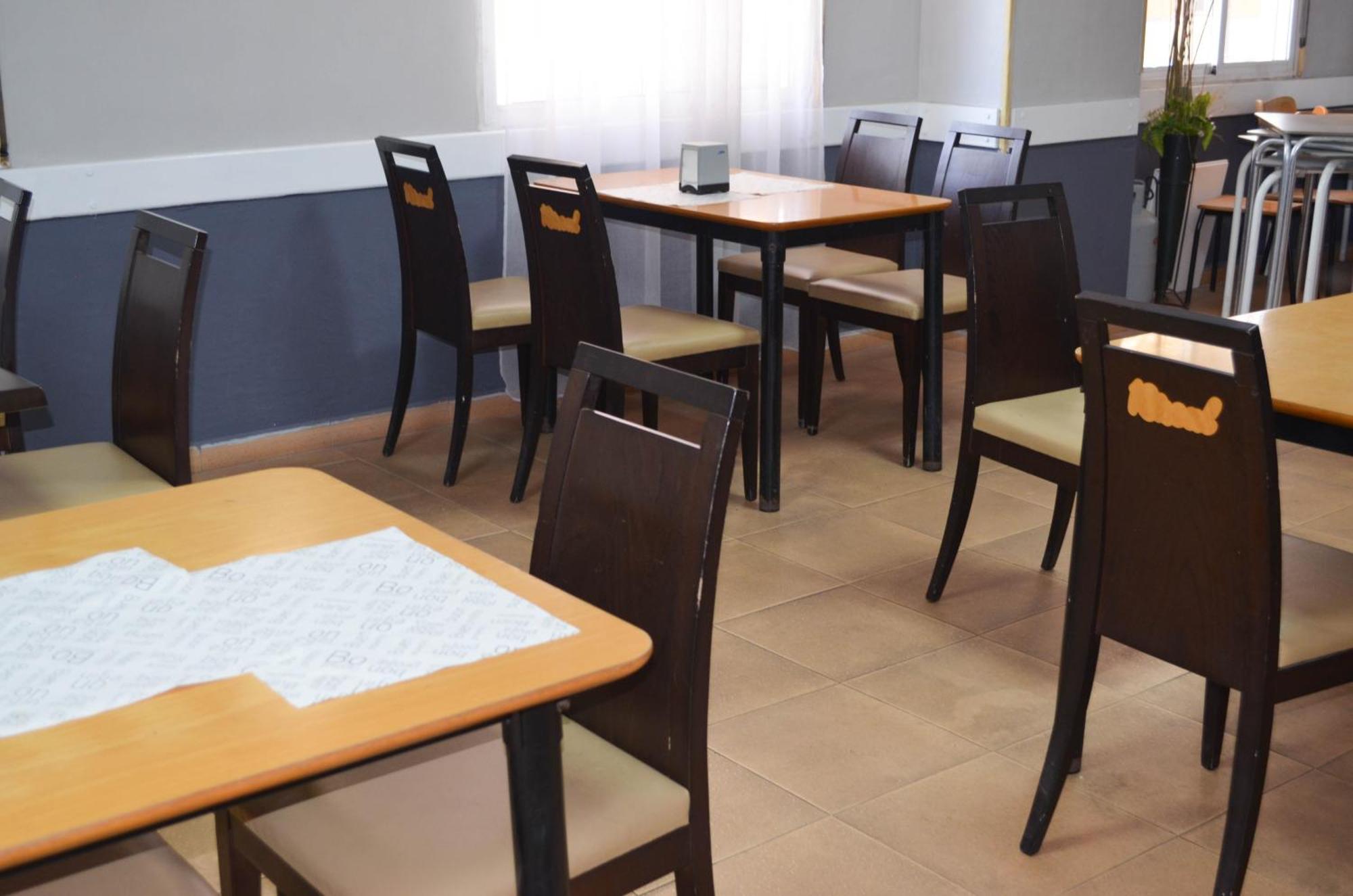 Hostal Gran Via Levante تورّيفيِخا المظهر الخارجي الصورة