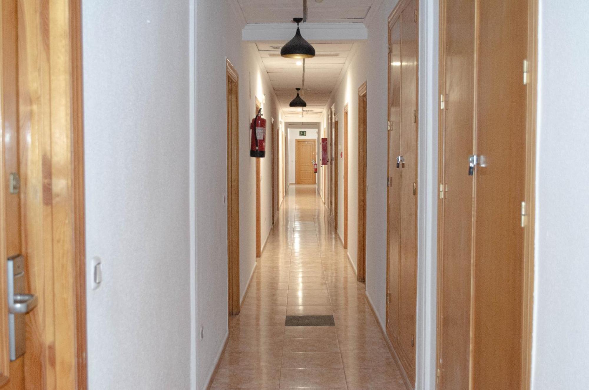 Hostal Gran Via Levante تورّيفيِخا المظهر الخارجي الصورة