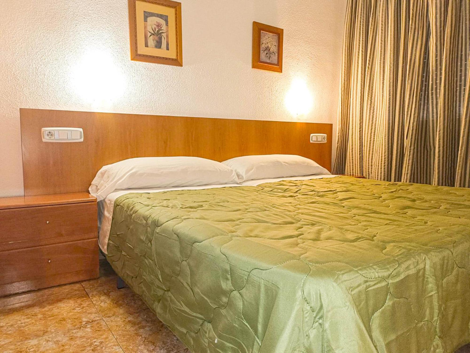 Hostal Gran Via Levante تورّيفيِخا المظهر الخارجي الصورة